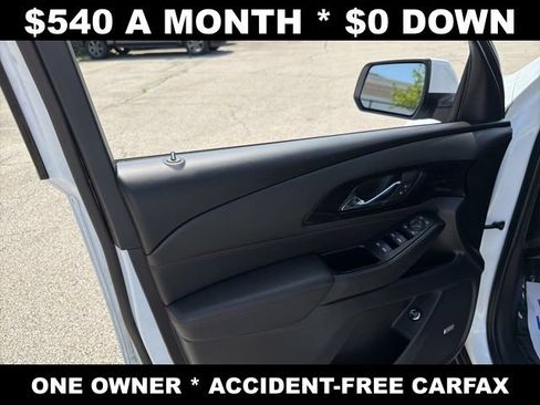 Used 2023 Chevrolet Traverse RS AWD/4WD image 11