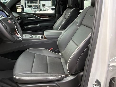 Used 2023 Cadillac Escalade ESV Premium Luxury w/ LPO, Floor Liner Package AWD/4WD image 6