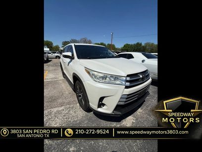 Used 2019 Toyota Highlander LE