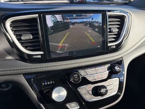 New 2026 Chrysler Pacifica Select w/ S Appearance Package FWD image 13