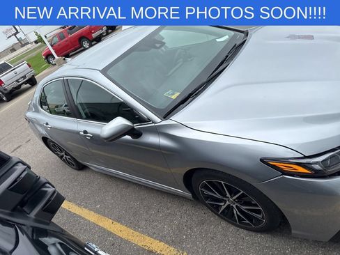 Used 2024 Toyota Camry SE FWD image 9