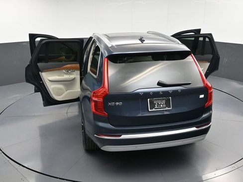 Used 2022 Volvo XC90 T8 Inscription Expression w/ Advanced Package AWD/4WD image 38