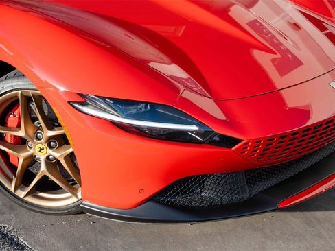 Used 2024 Ferrari Roma Spider image 3