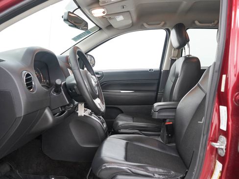Used 2014 Jeep Compass Latitude FWD image 21