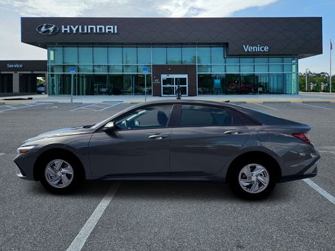 New 2026 Hyundai Elantra SE FWD image 22