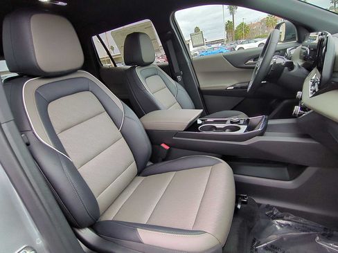 Used 2026 Chevrolet Equinox LT w/ Convenience Package II FWD image 27