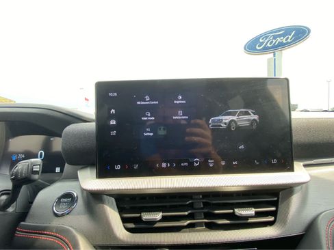 Used 2025 Ford Explorer ST-Line w/ ST-Line Street Pack AWD/4WD image 32