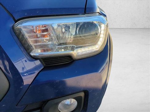 Certified 2023 Toyota Tacoma TRD Sport AWD/4WD image 9