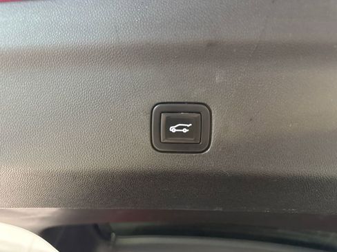Used 2022 Chevrolet Suburban LT w/ Luxury Package AWD/4WD image 48