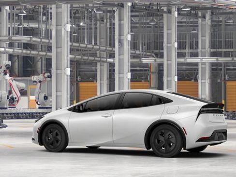 New 2027 Toyota Prius Plug-In Hybrid FWD image 7