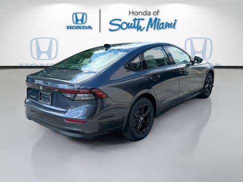 New 2025 Honda Accord SE image 6