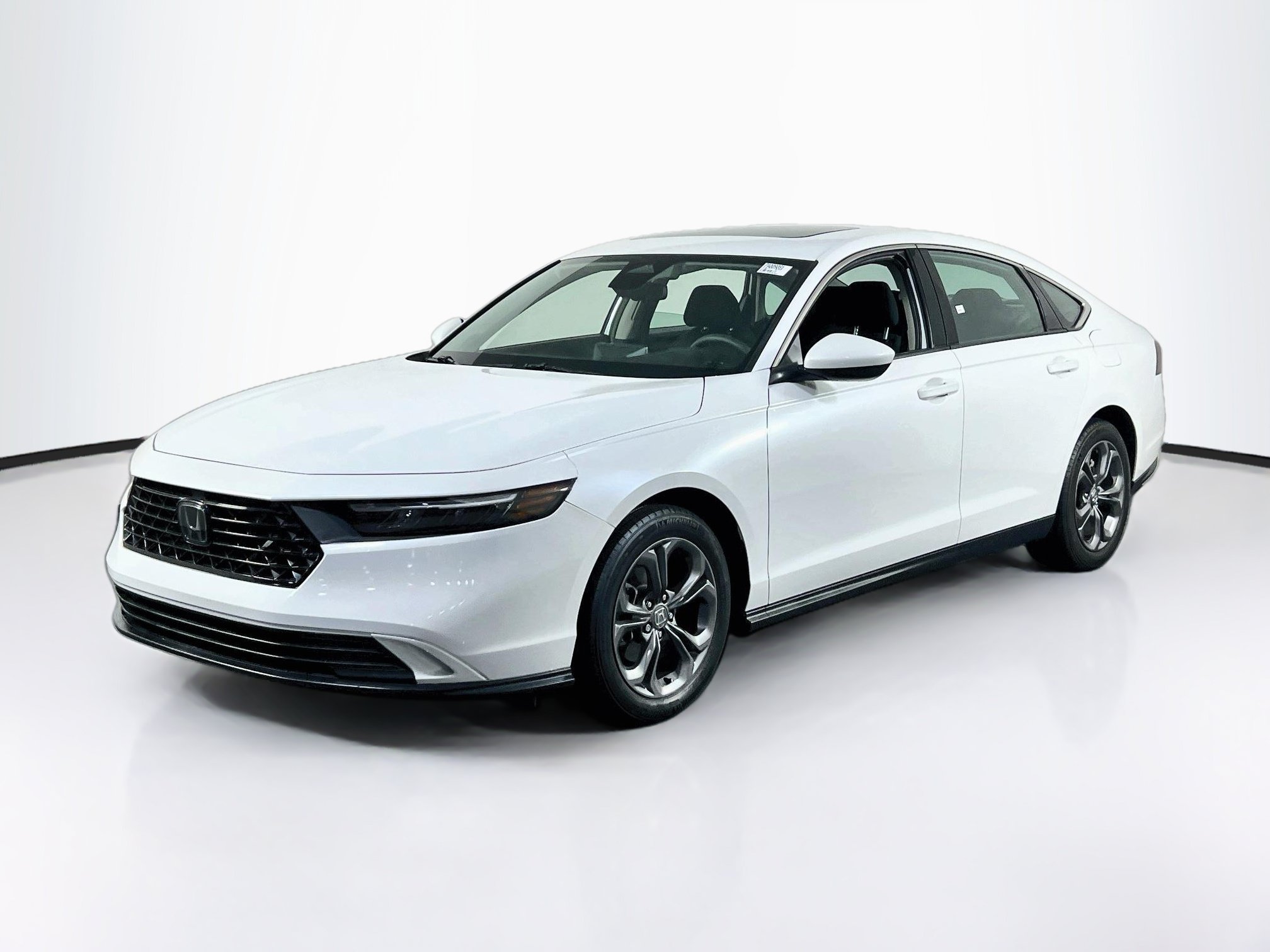 Used 2023 Honda Accord EX image 1