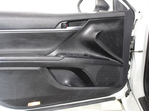 Used 2019 Toyota Camry SE FWD image 14
