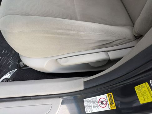 Used 2011 Toyota Corolla LE FWD image 22