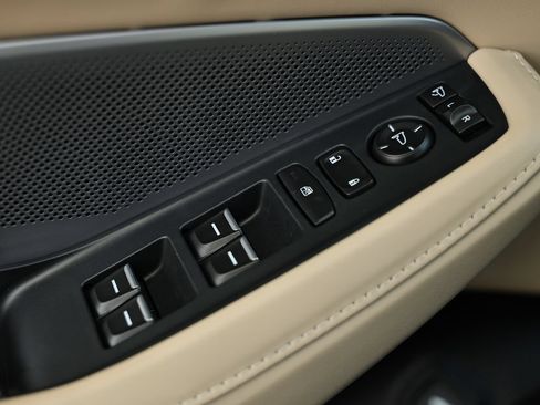 Used 2025 Acura MDX w/ Technology Package AWD/4WD image 17