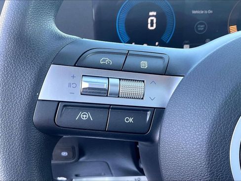 Used 2024 Hyundai Kona SE FWD image 12