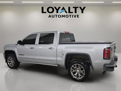 Used 2018 GMC Sierra 1500 SLT w/ SLT Premium Package image 3