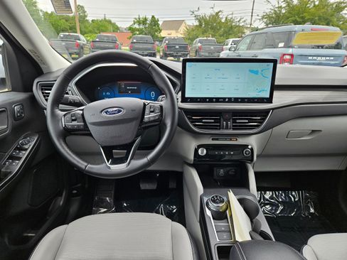 Used 2025 Ford Escape Platinum w/ Class II Trailer Tow Package AWD/4WD image 14