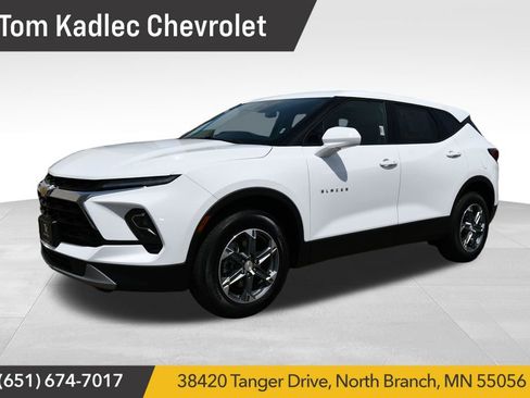 Used 2025 Chevrolet Blazer LT AWD/4WD image 1