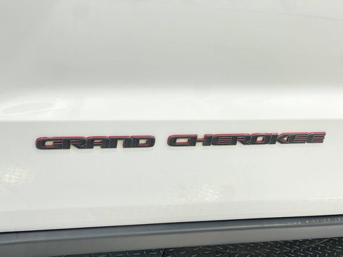 Used 2019 Jeep Grand Cherokee Trailhawk AWD/4WD image 42