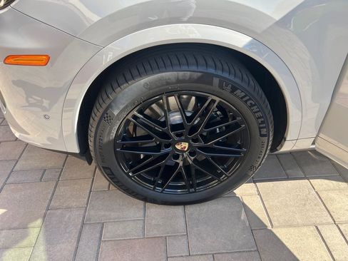 Used 2024 Porsche Cayenne S image 29