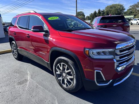 Used 2023 GMC Acadia SLE w/ Driver Convenience Package image 2