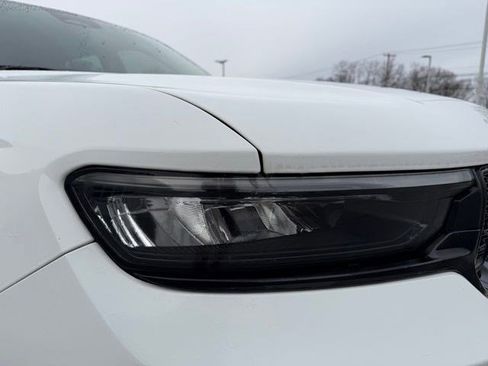 Used 2023 Jeep Grand Cherokee Limited w/ Black Appearance Package image 10