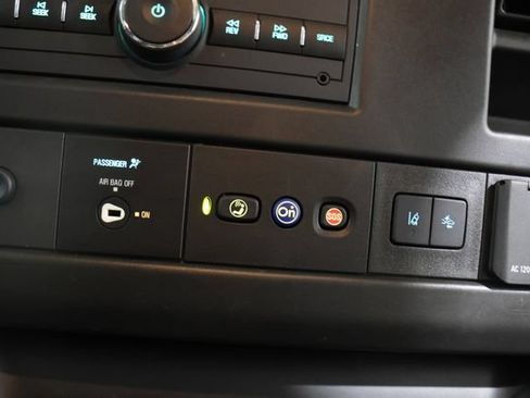 Used 2025 GMC Savana 3500 LT w/ LT Preferred Equipment Group RWD image 20