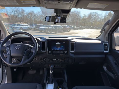 Certified 2024 Nissan Frontier SV w/ Hardbody Edition image 28