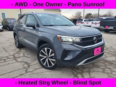 Used 2023 Volkswagen Taos SE w/ Panoramic Sunroof Package