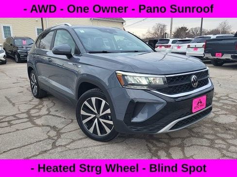 Used 2023 Volkswagen Taos SE w/ Panoramic Sunroof Package image 1