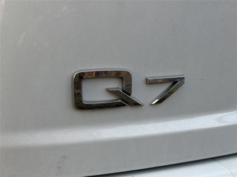 Used 2019 Audi Q7 3.0T Prestige w/ Prestige Package image 8