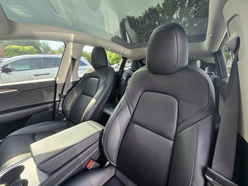 Used 2023 Tesla Model Y Long Range AWD/4WD image 36