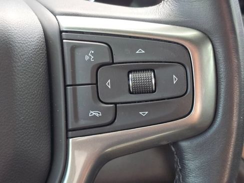 Used 2021 Chevrolet Silverado 1500 LT AWD/4WD image 16