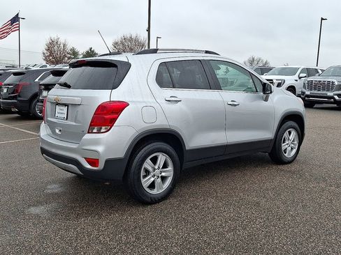 Used 2020 Chevrolet Trax LT w/ LT Convenience Package image 10
