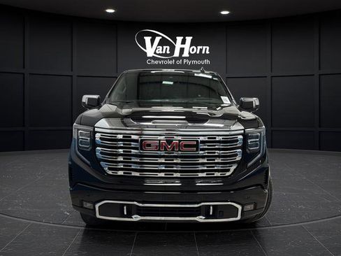 Used 2025 GMC Sierra 1500 Denali w/ Denali Reserve Package AWD/4WD image 2