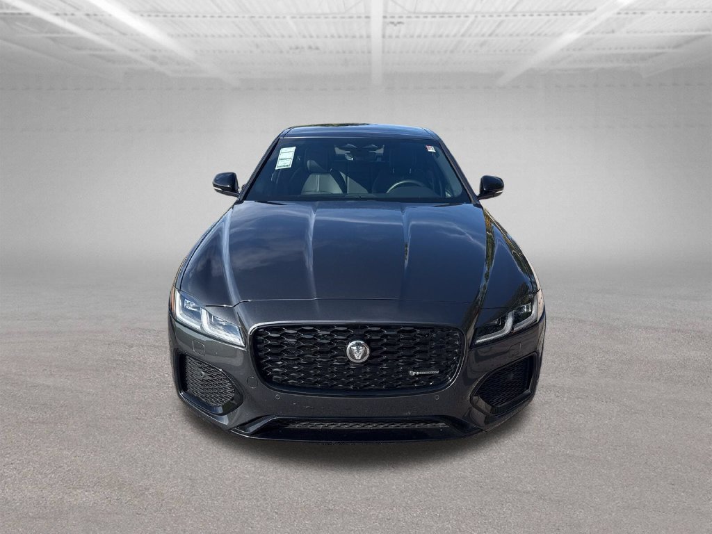 Used 2024 Jaguar XF R-Dynamic SE AWD/4WD image 4