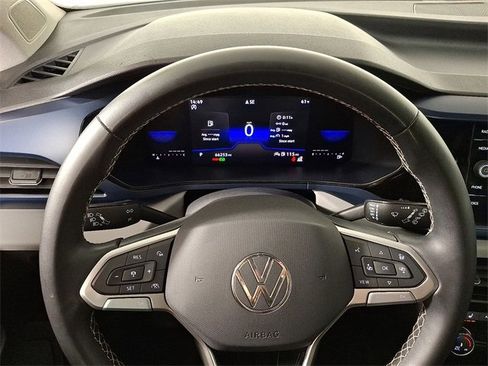 Used 2023 Volkswagen Taos SE image 18