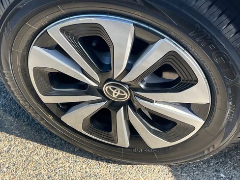 Used 2017 Toyota Prius Prime Advanced FWD image 17