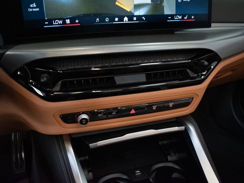 Used 2025 BMW M440i Convertible RWD image 21