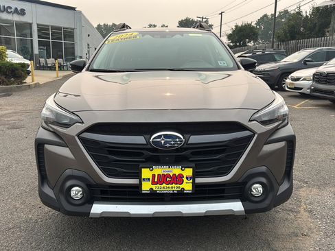 Certified 2024 Subaru Outback Limited AWD/4WD image 3