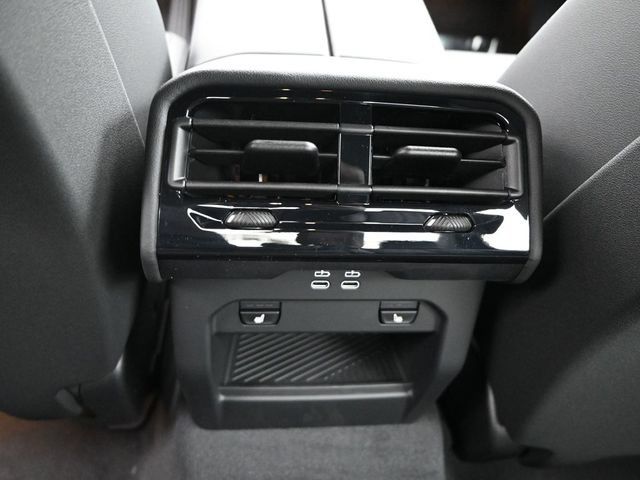 New 2026 BMW i5 eDrive40 AWD/4WD image 16