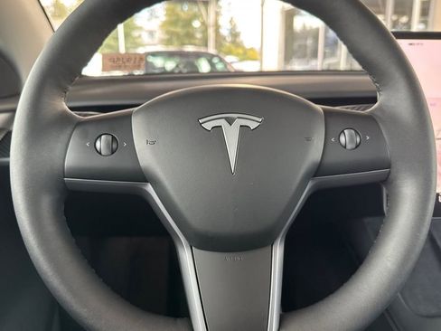 Used 2025 Tesla Model Y Performance image 21