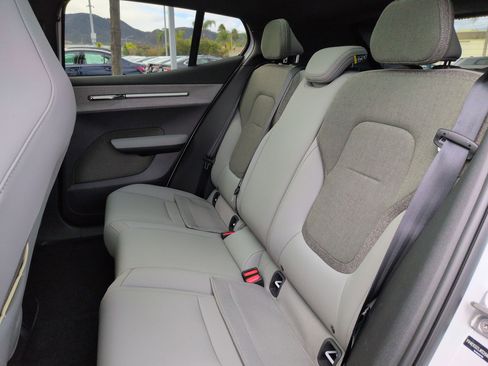 Used 2025 Volvo EX30 Ultra w/ Protection Package Premier image 31