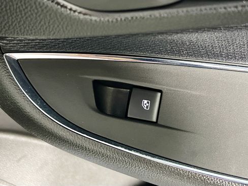 Used 2018 Chevrolet Cruze LT w/ Redline Edition FWD image 30