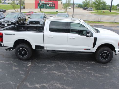 New 2026 Ford F350 Platinum w/ Tremor Off-Road Package AWD/4WD image 10