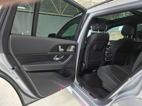 Used 2026 Mercedes-Benz GLS 450 4MATIC image 15