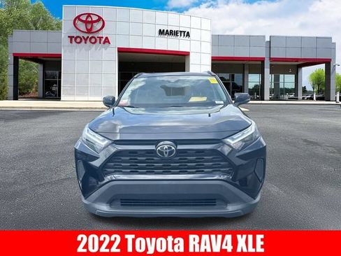 Used 2022 Toyota RAV4 XLE w/ Convenience Package FWD image 2
