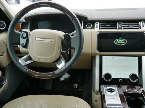 Used 2020 Land Rover Range Rover HSE image 18