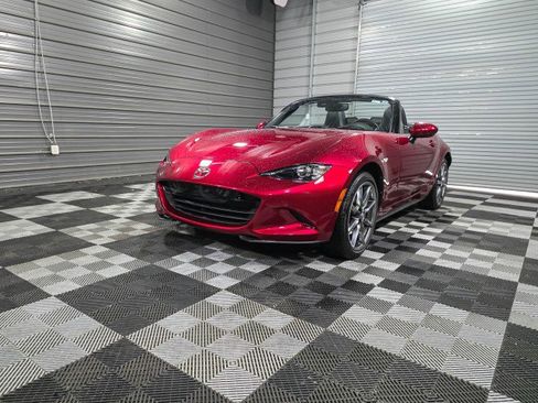 Used 2023 MAZDA MX-5 Miata Grand Touring image 1
